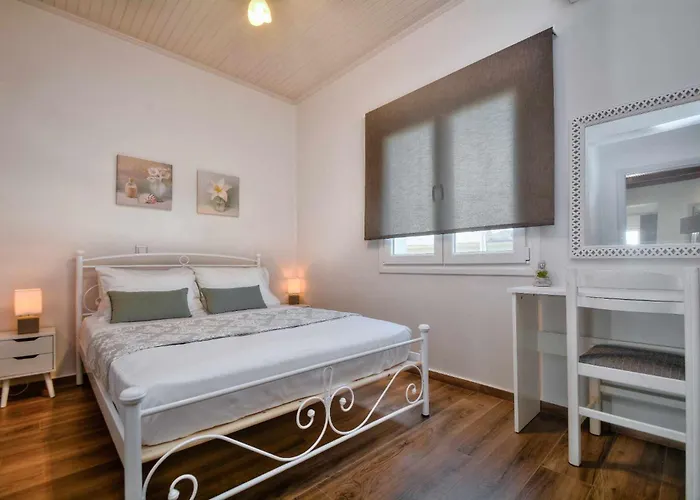 Stratos House 2br Parking Near Corfutown Vakantiehuis